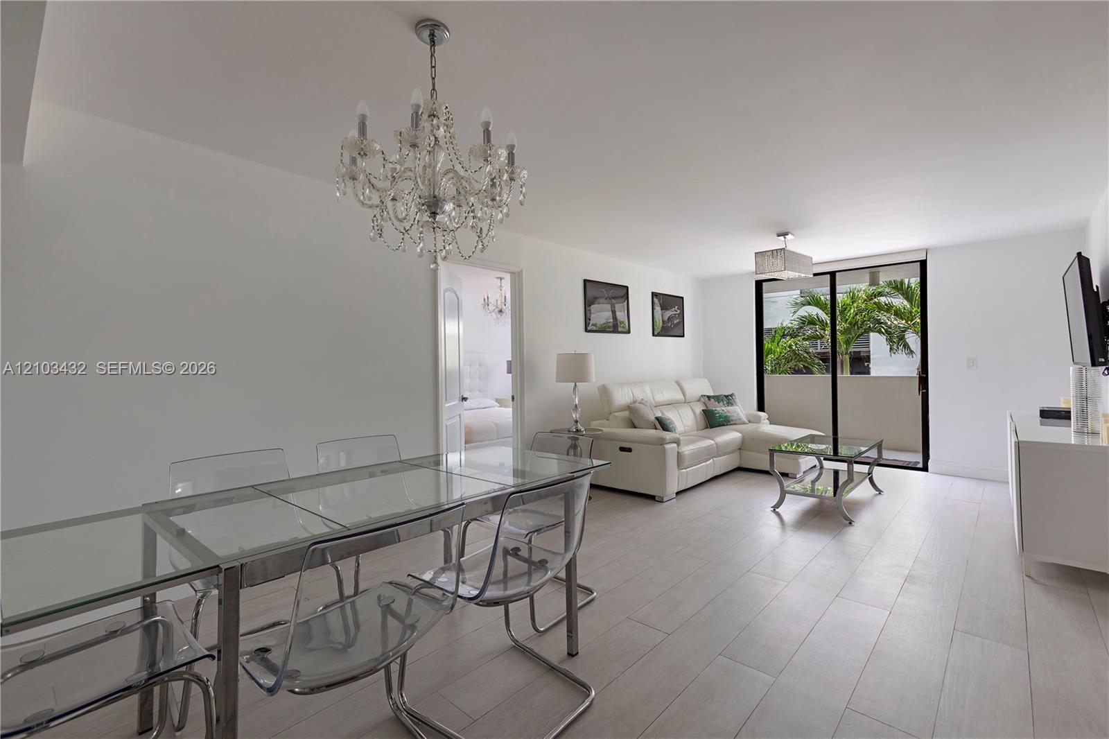 1621 Collins Avenue gallery image #1