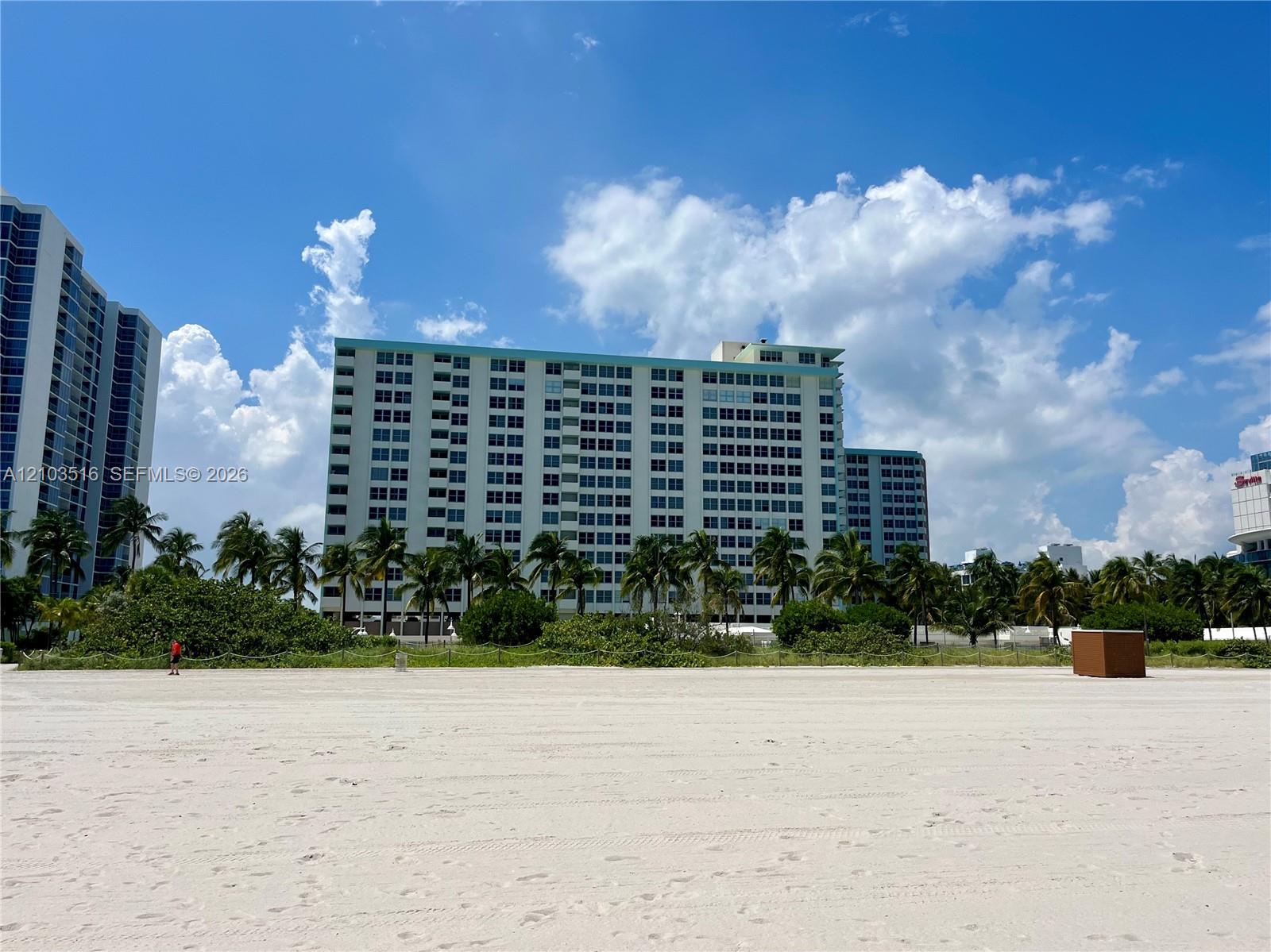 2899 Collins Avenue gallery image #10