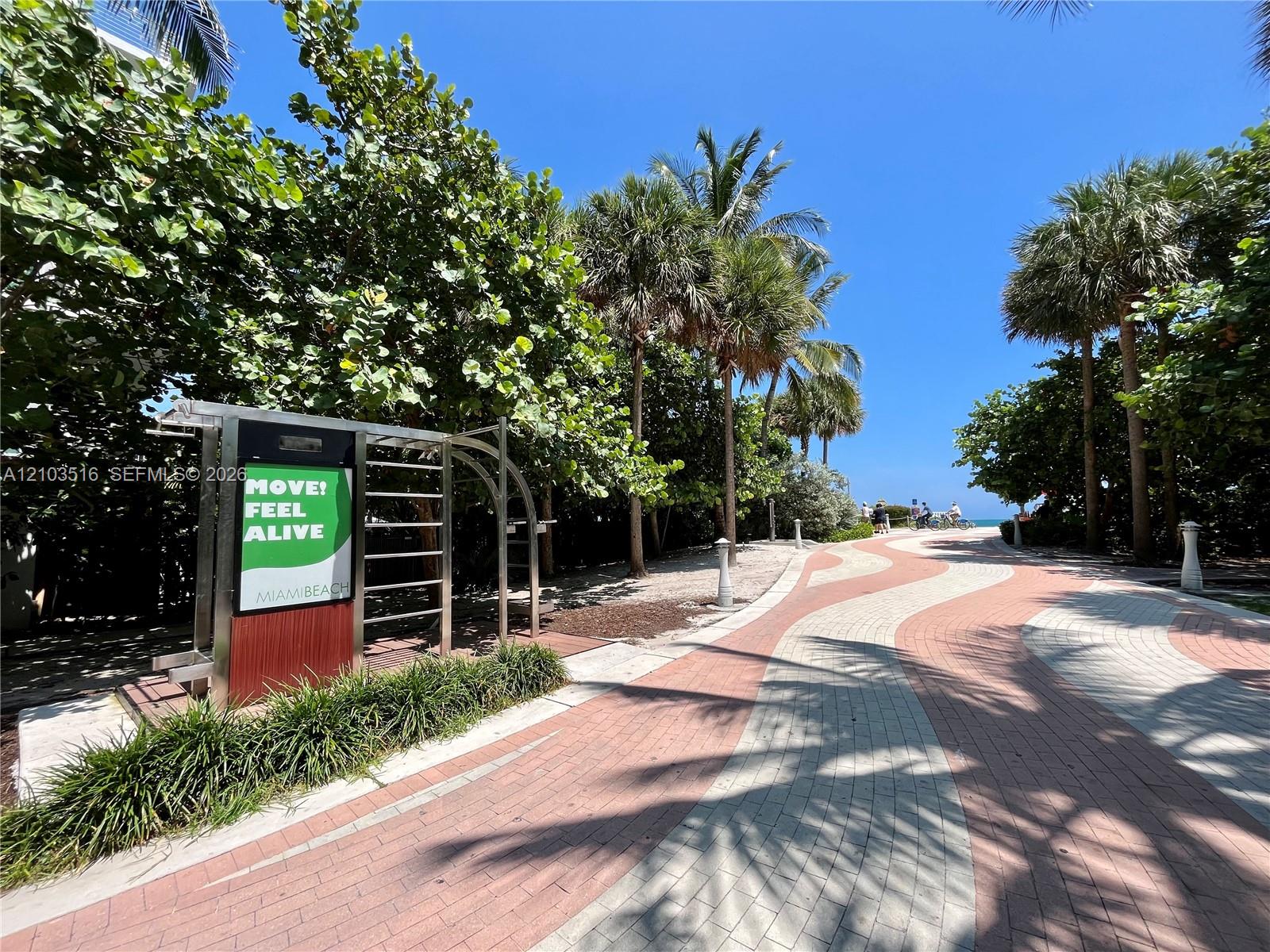 2899 Collins Avenue gallery image #15