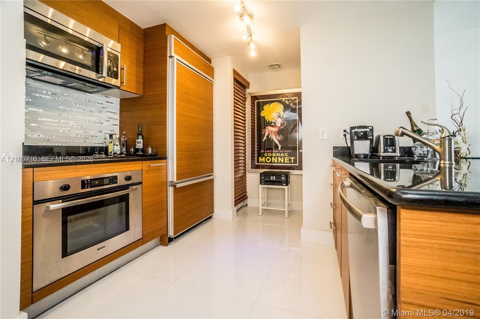 50 Biscayne Boulevard gallery image #4