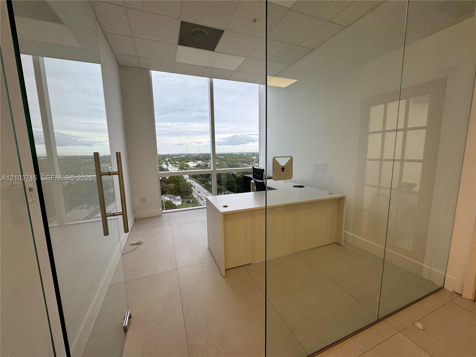 20200 W Dixie Highway gallery image #3