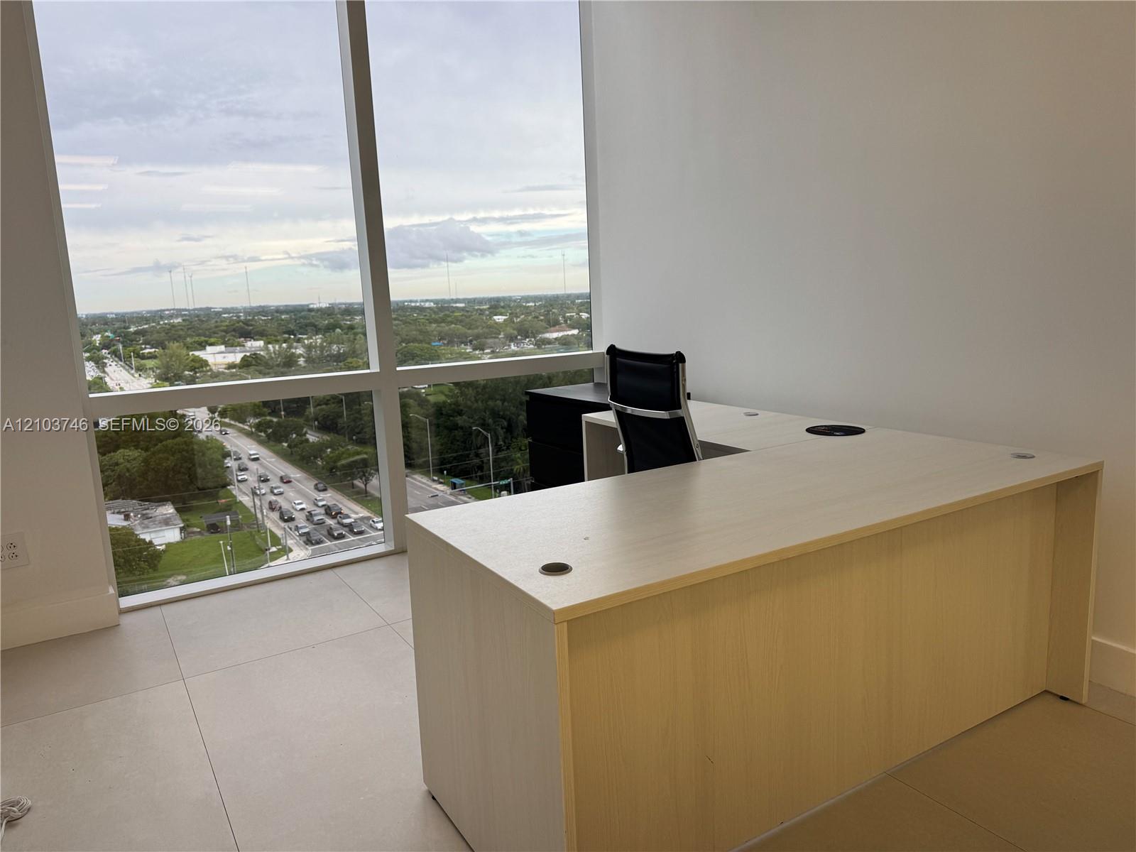 20200 W Dixie Highway gallery image #4