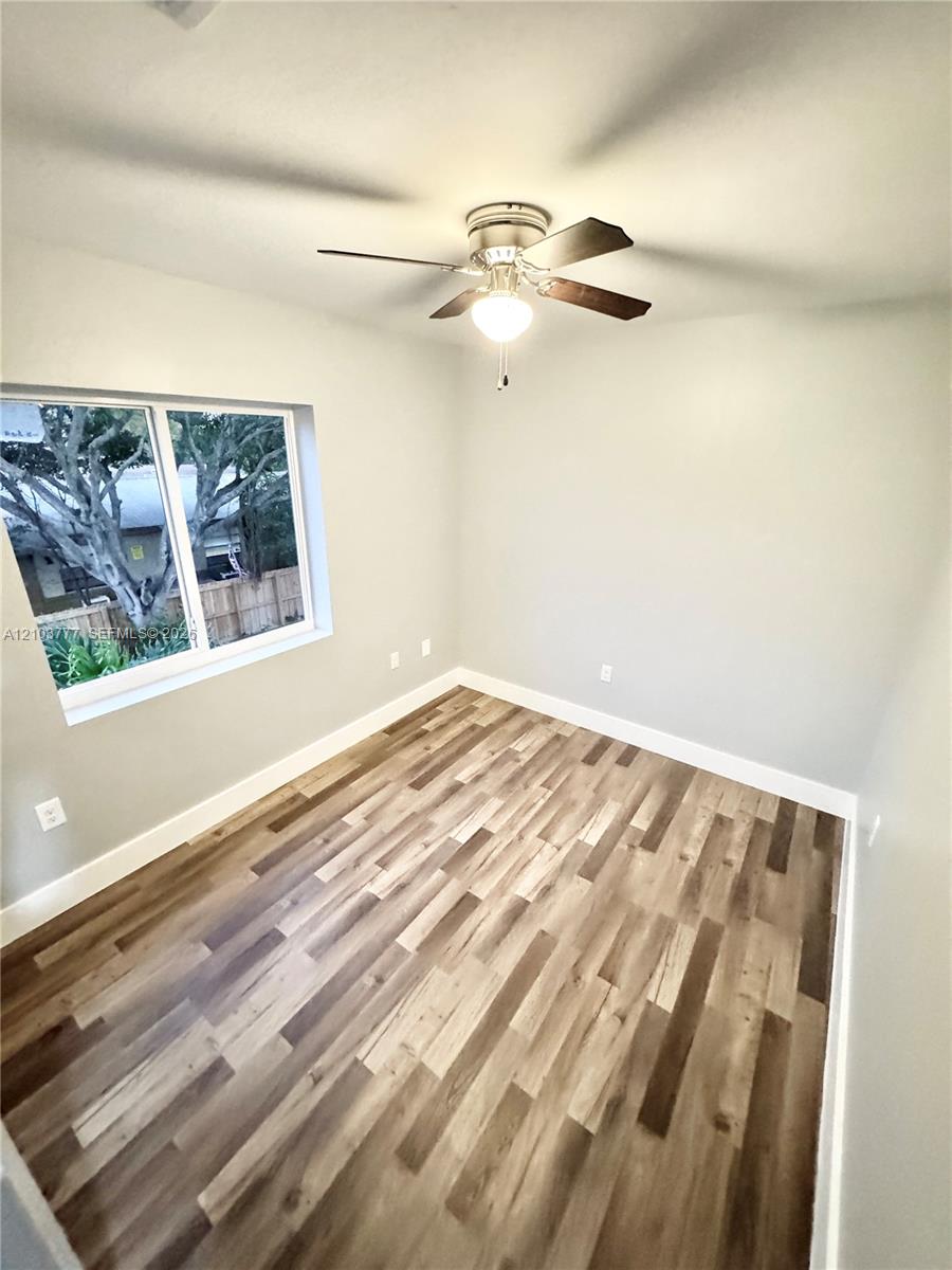 930 NW 2nd Street gallery image #18