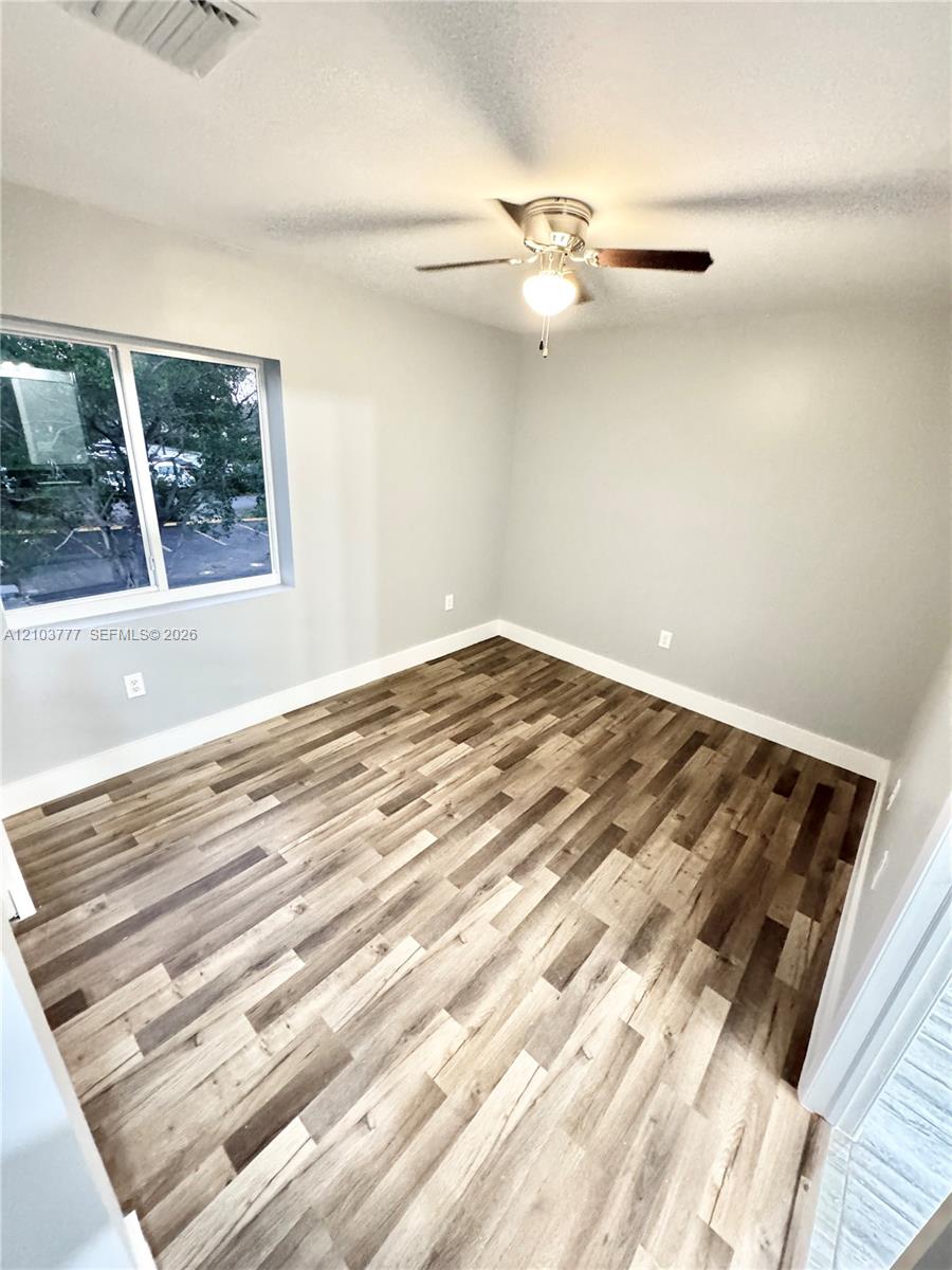 930 NW 2nd Street gallery image #22