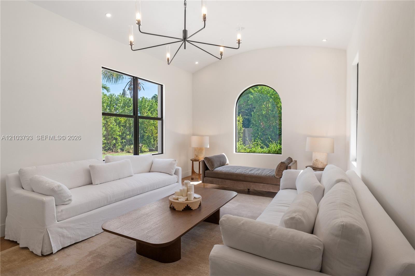3426 Prairie Avenue gallery image #21