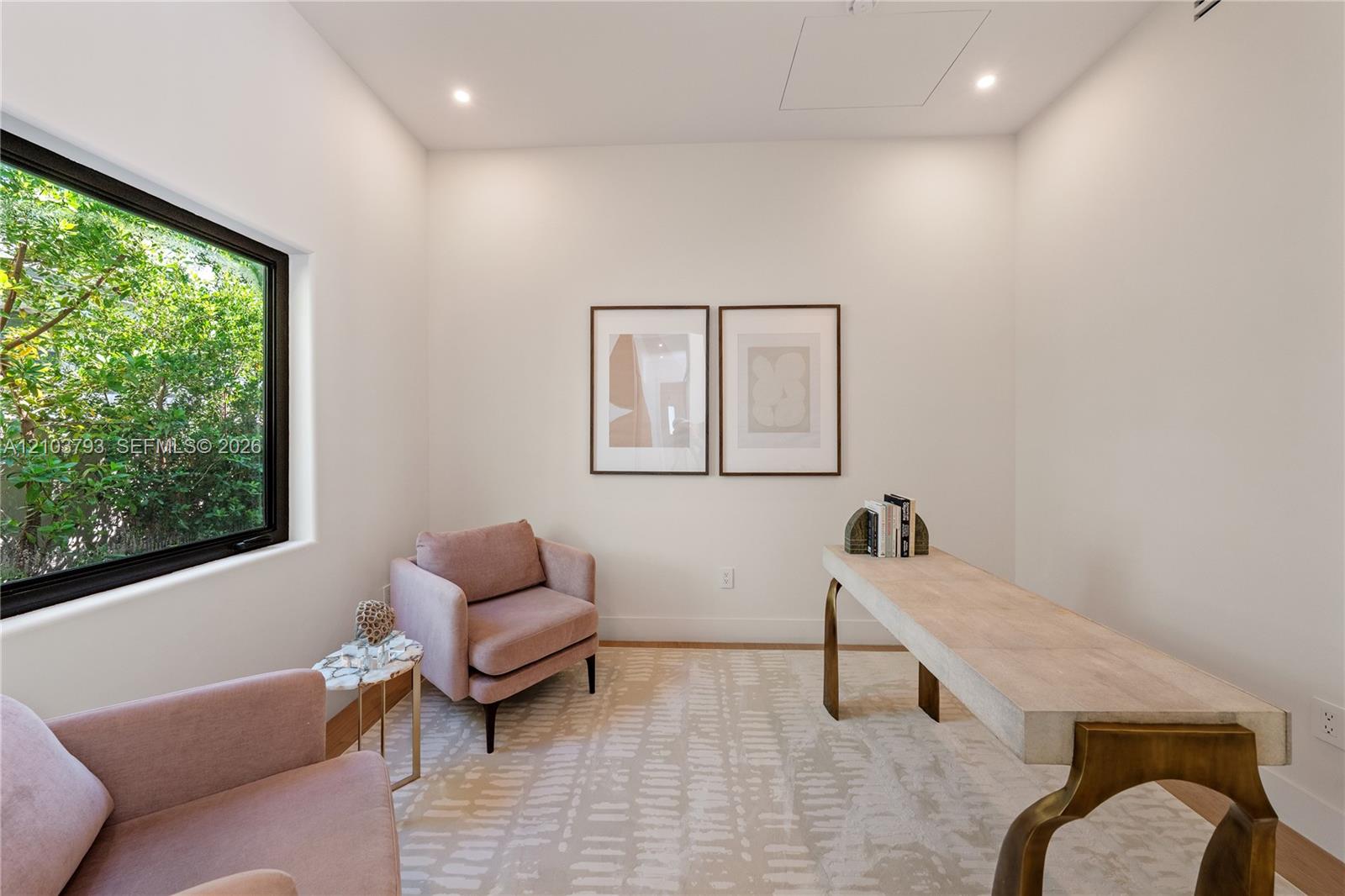 3426 Prairie Avenue gallery image #30