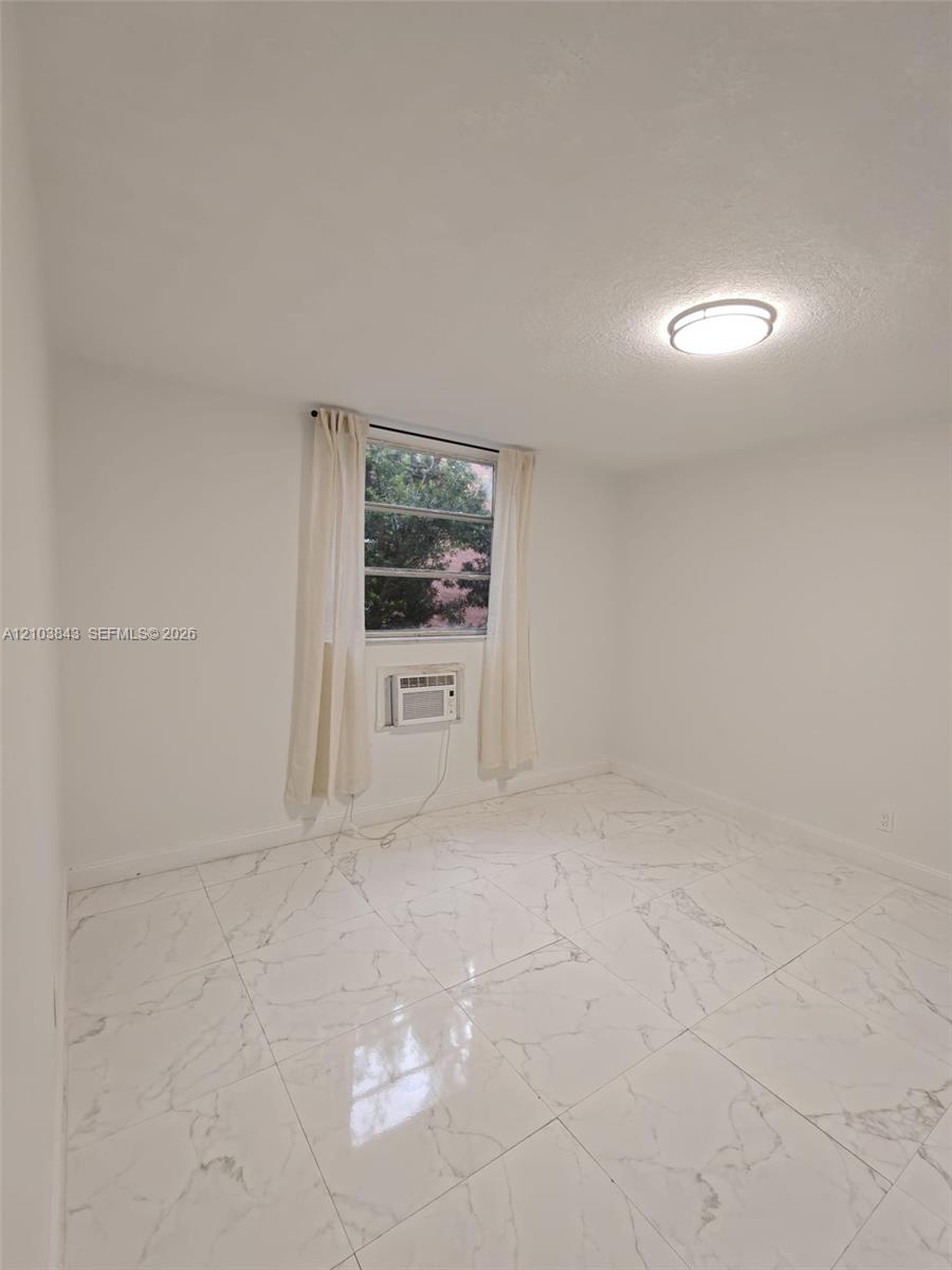 915 Jefferson Avenue gallery image #14