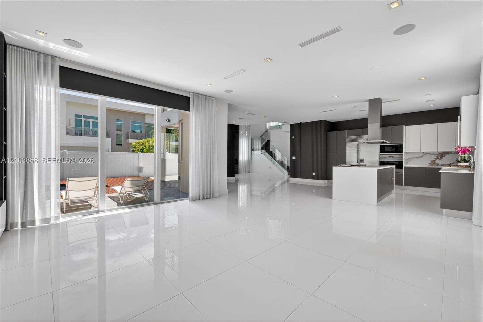 10431 NW 68th Terrace gallery image #12