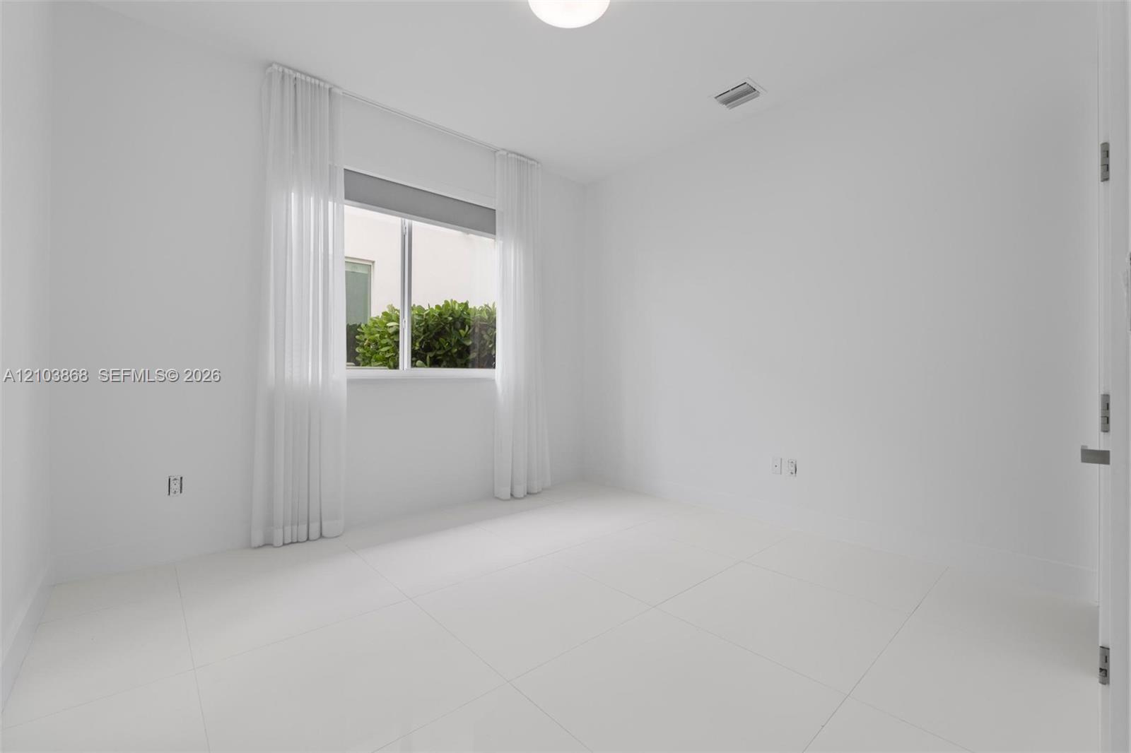 10431 NW 68th Terrace gallery image #19