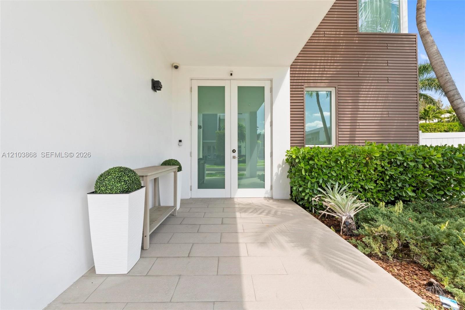 10431 NW 68th Terrace gallery image #2