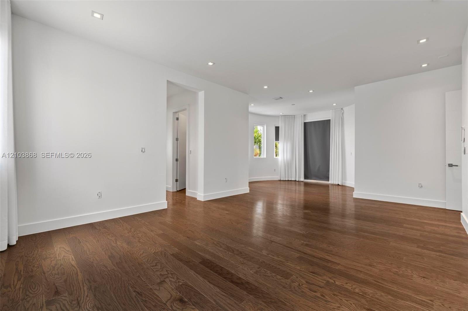 10431 NW 68th Terrace gallery image #24