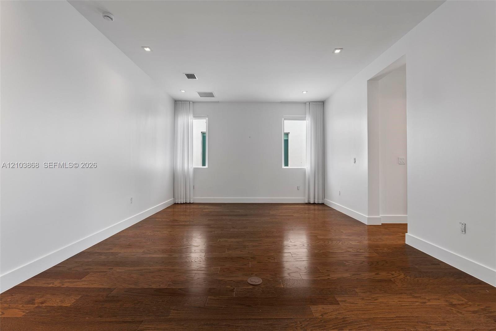 10431 NW 68th Terrace gallery image #25