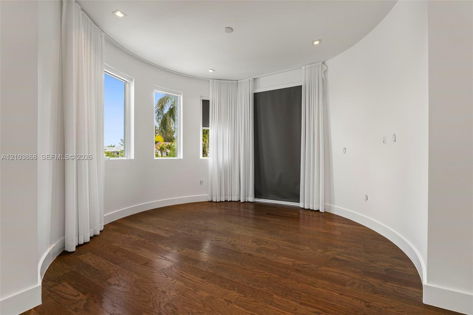 10431 NW 68th Terrace gallery image #26