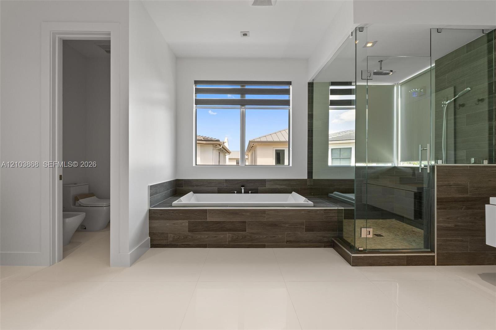 10431 NW 68th Terrace gallery image #28