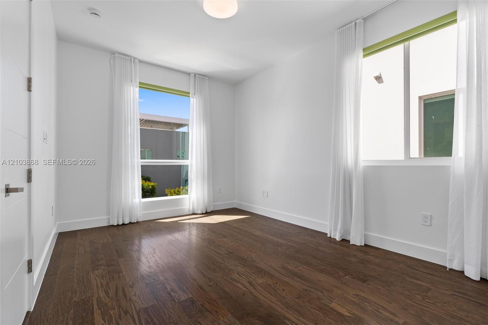 10431 NW 68th Terrace gallery image #37