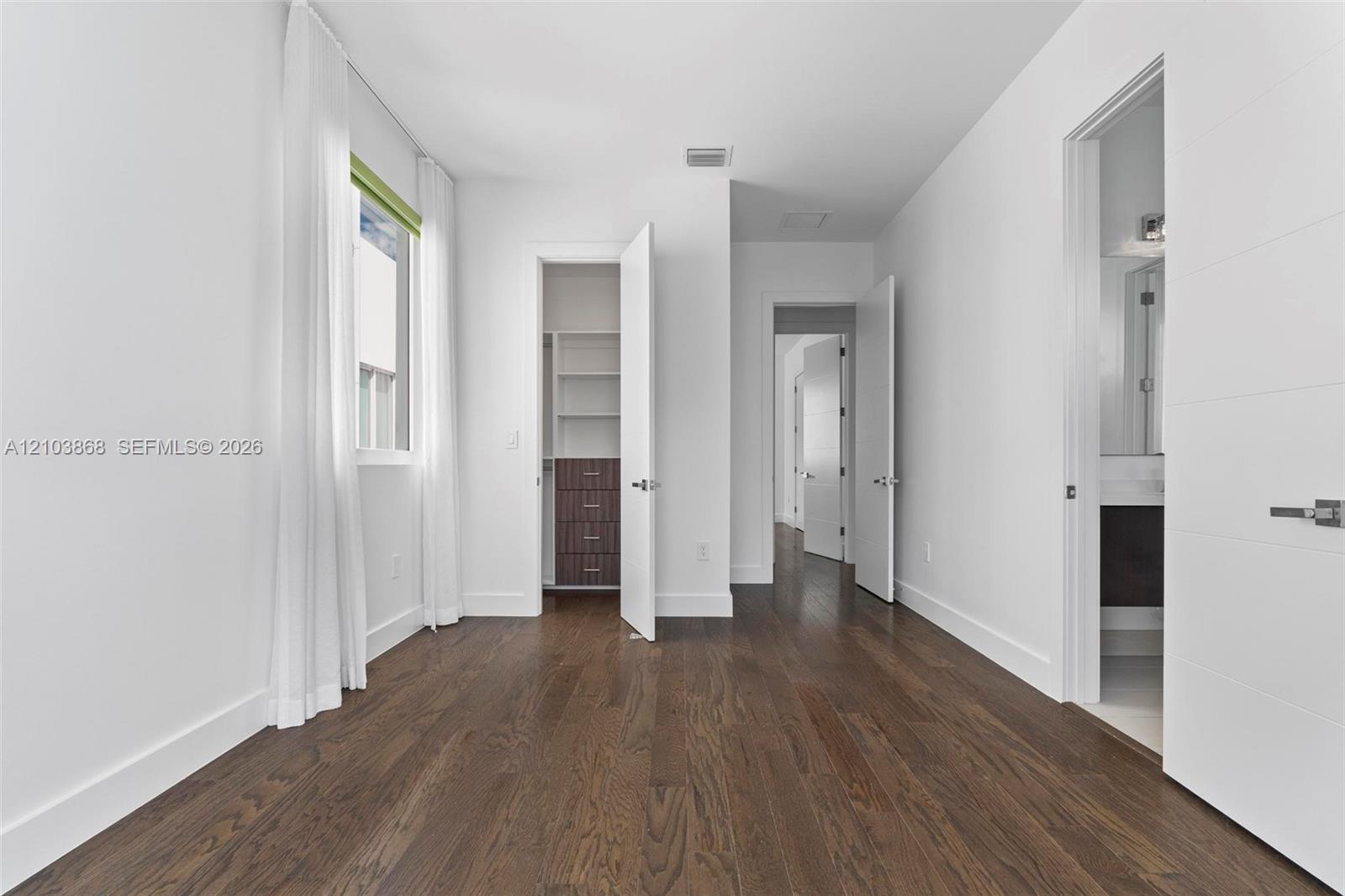 10431 NW 68th Terrace gallery image #38