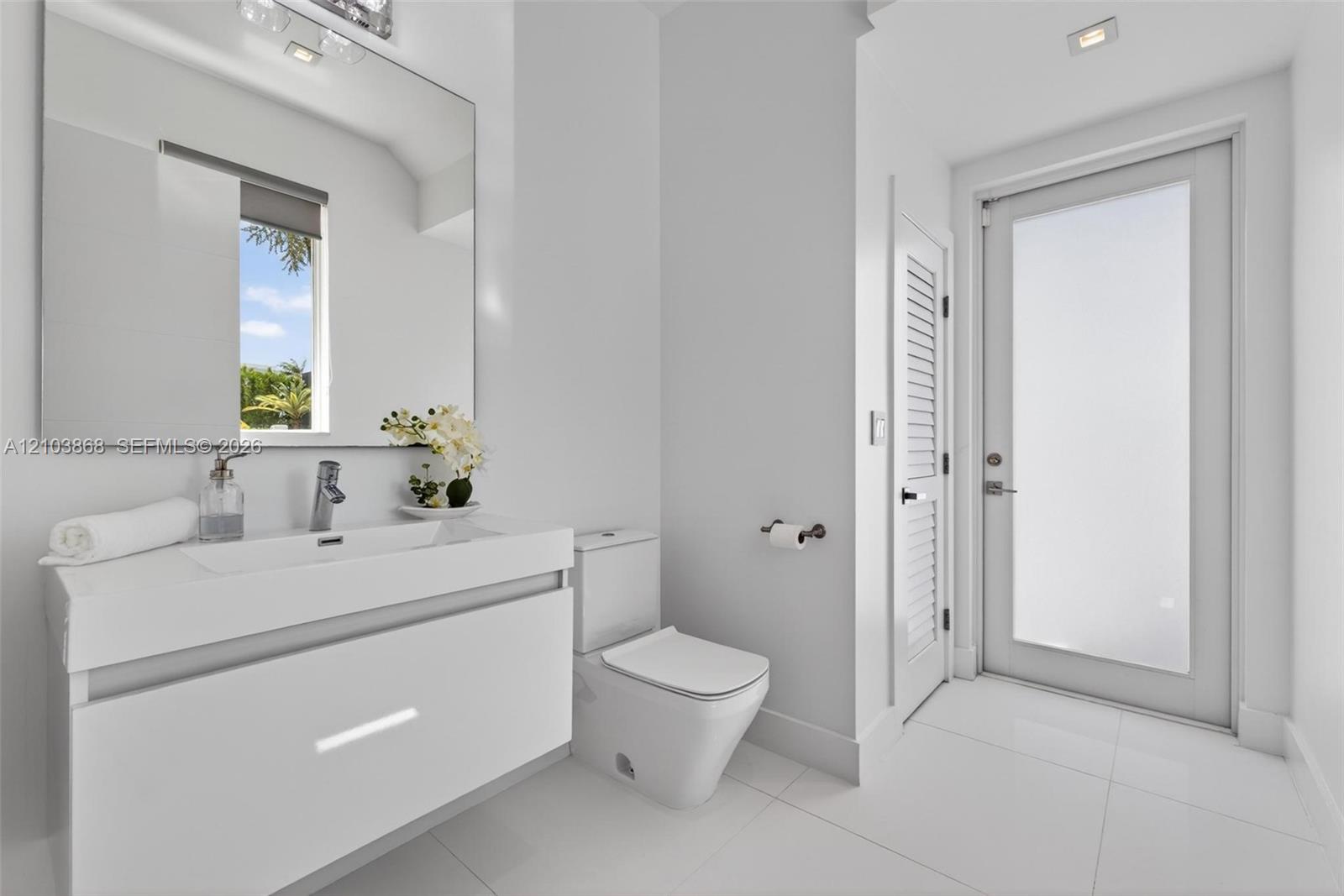 10431 NW 68th Terrace gallery image #4