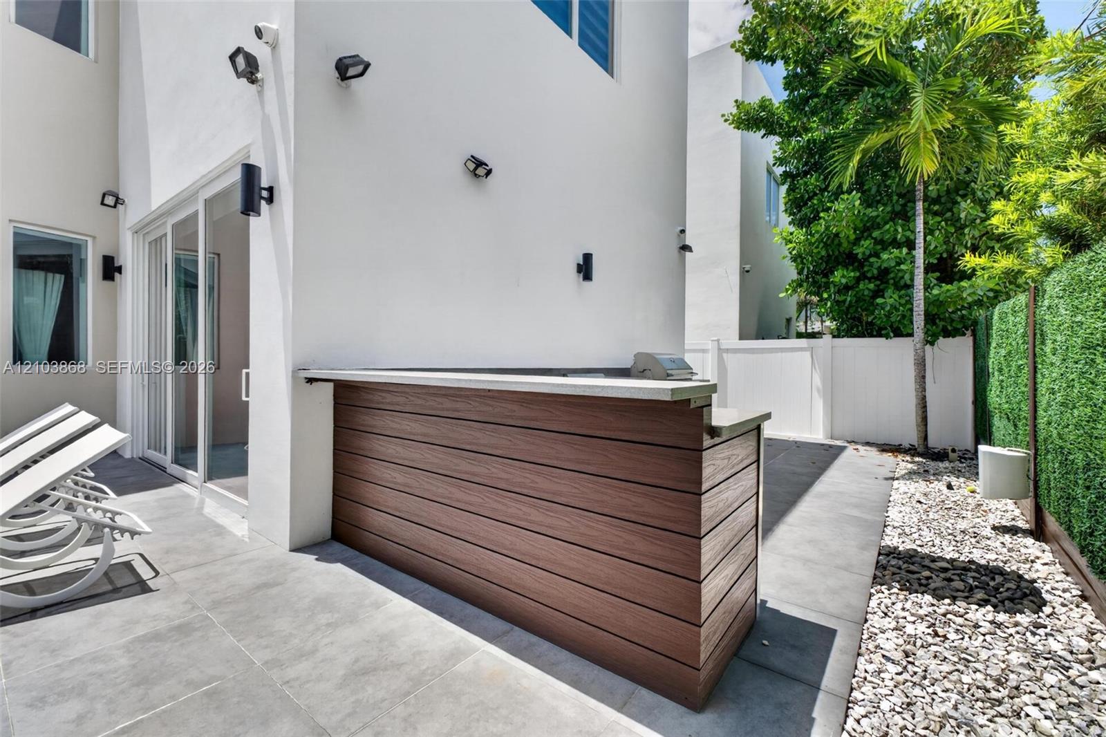 10431 NW 68th Terrace gallery image #47