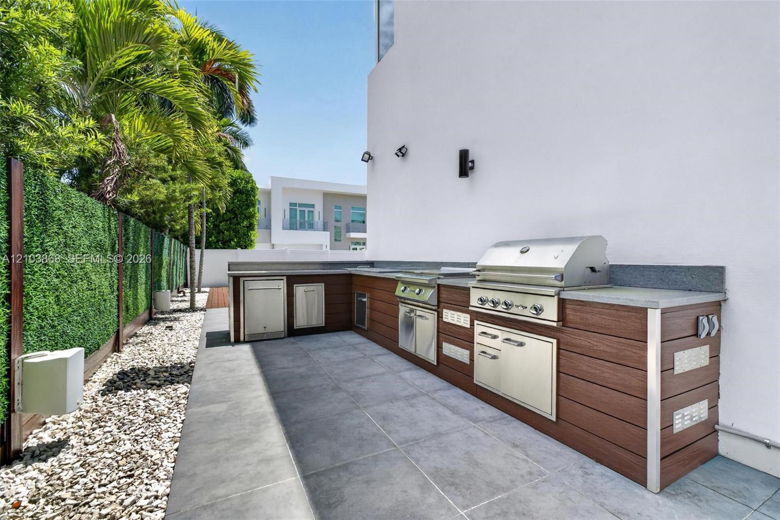 10431 NW 68th Terrace gallery image #48