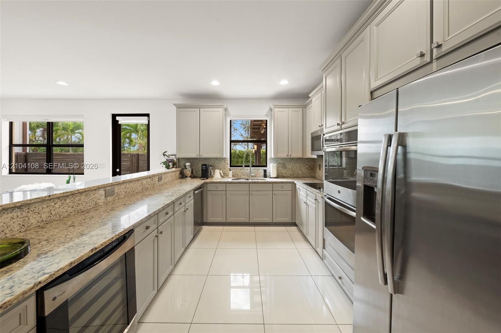 9890 NW 86th Terrace gallery image #28