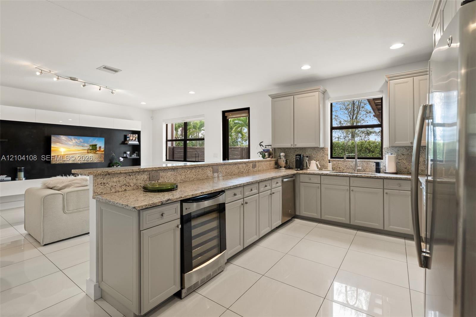 9890 NW 86th Terrace gallery image #29