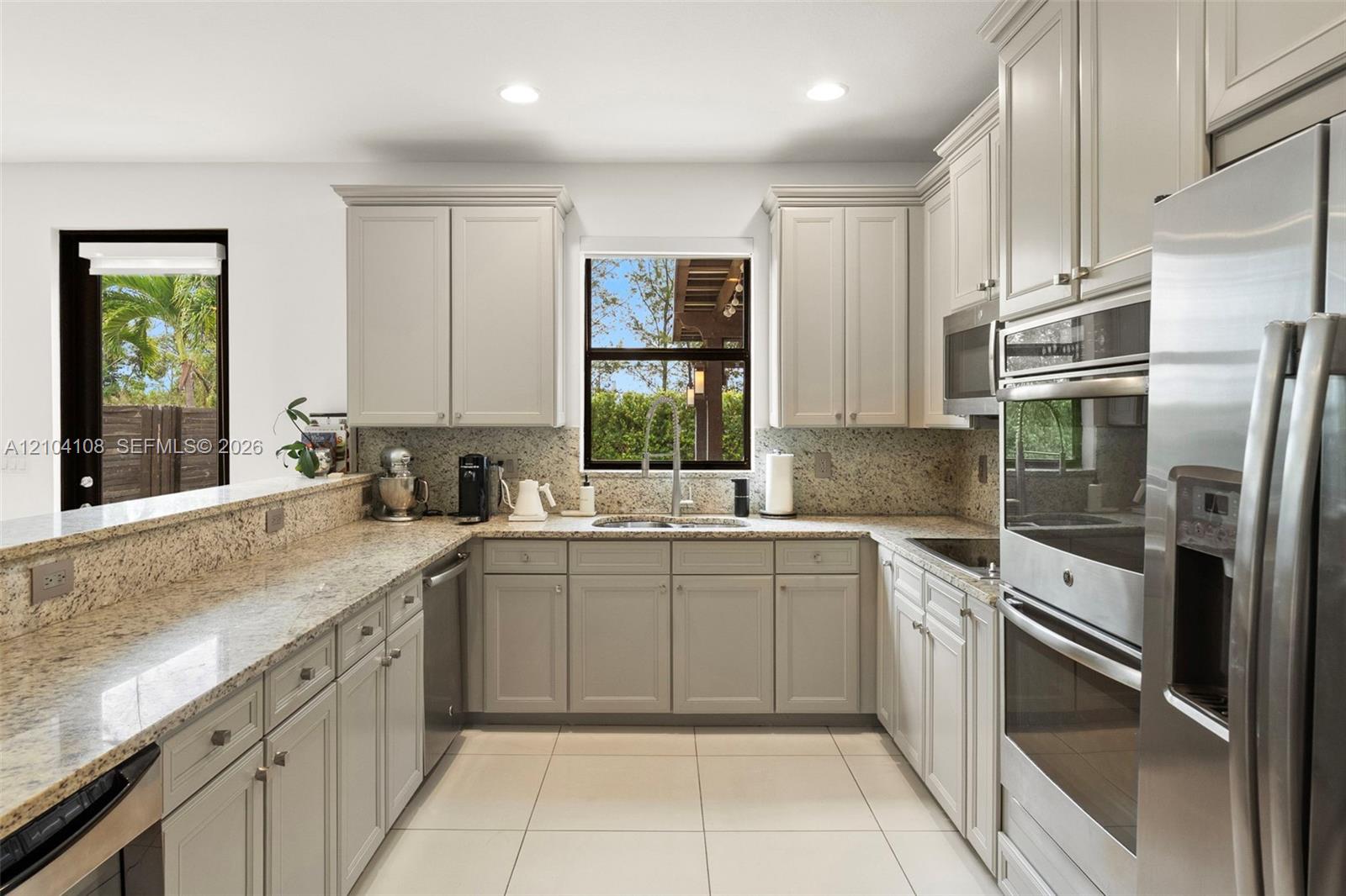 9890 NW 86th Terrace gallery image #31