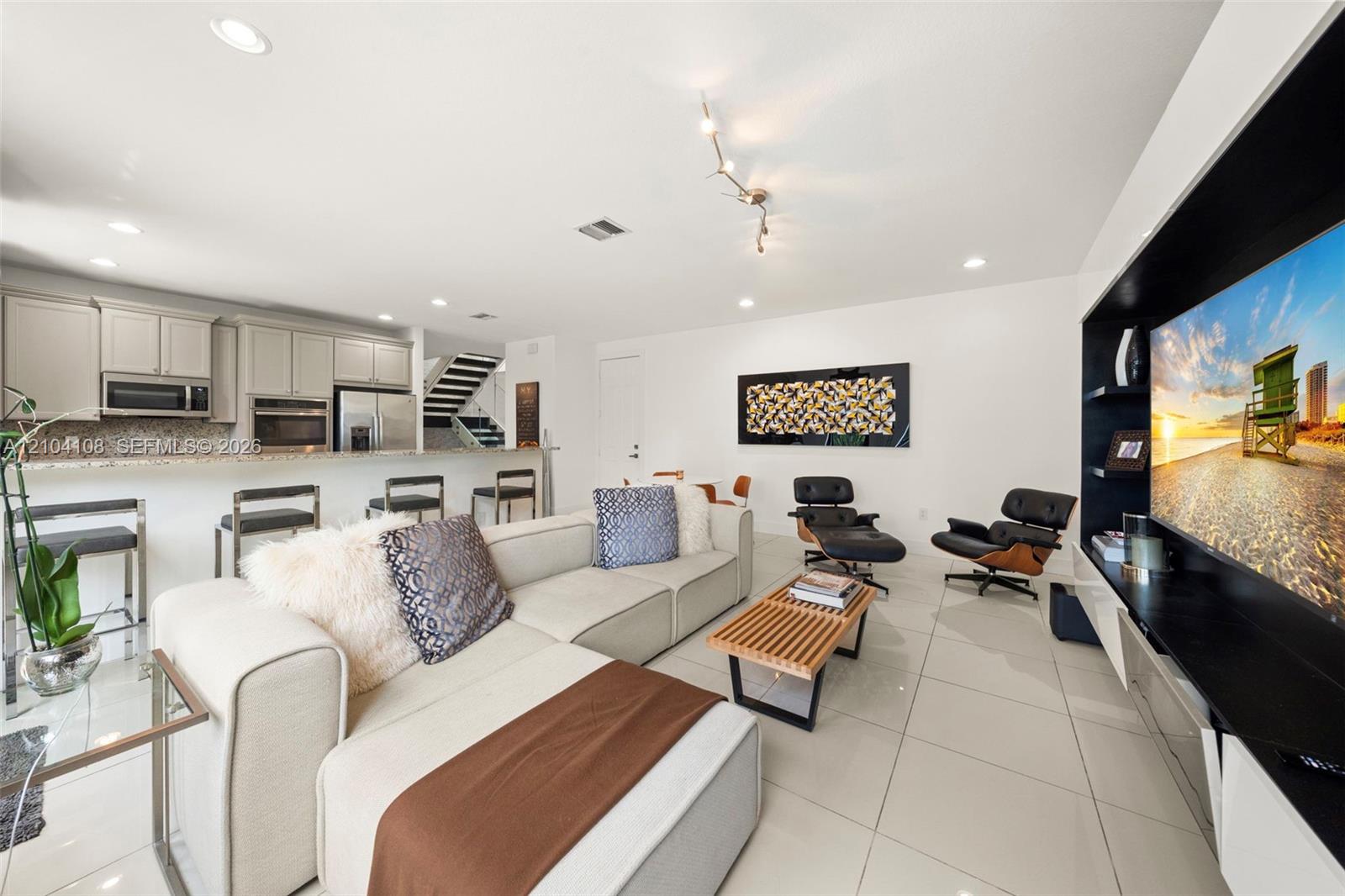 9890 NW 86th Terrace gallery image #35