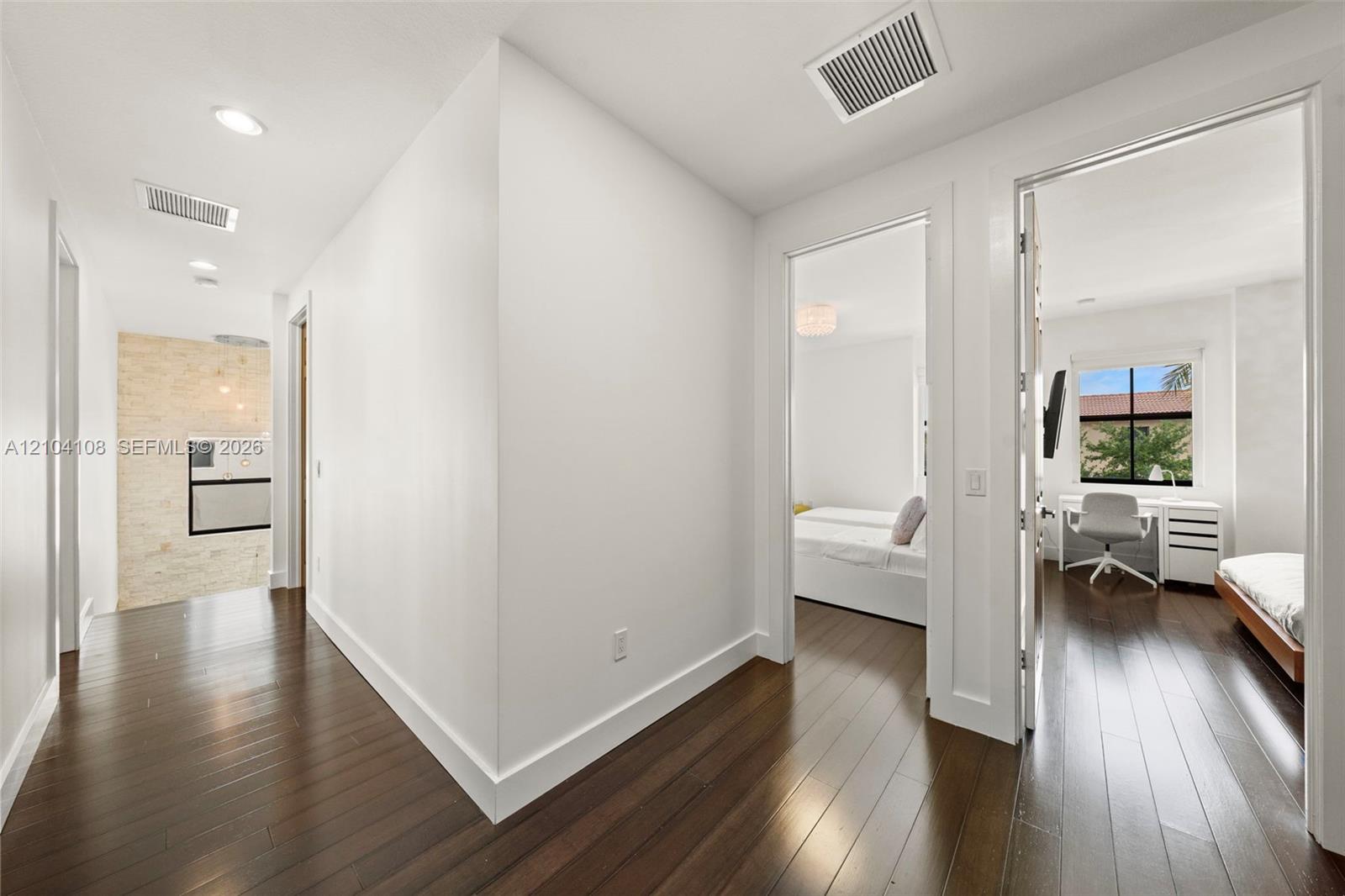 9890 NW 86th Terrace gallery image #40