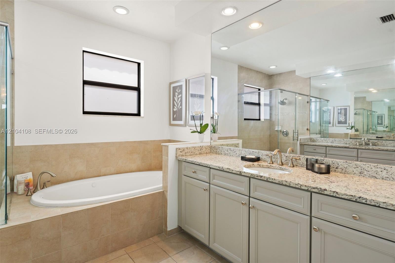 9890 NW 86th Terrace gallery image #48