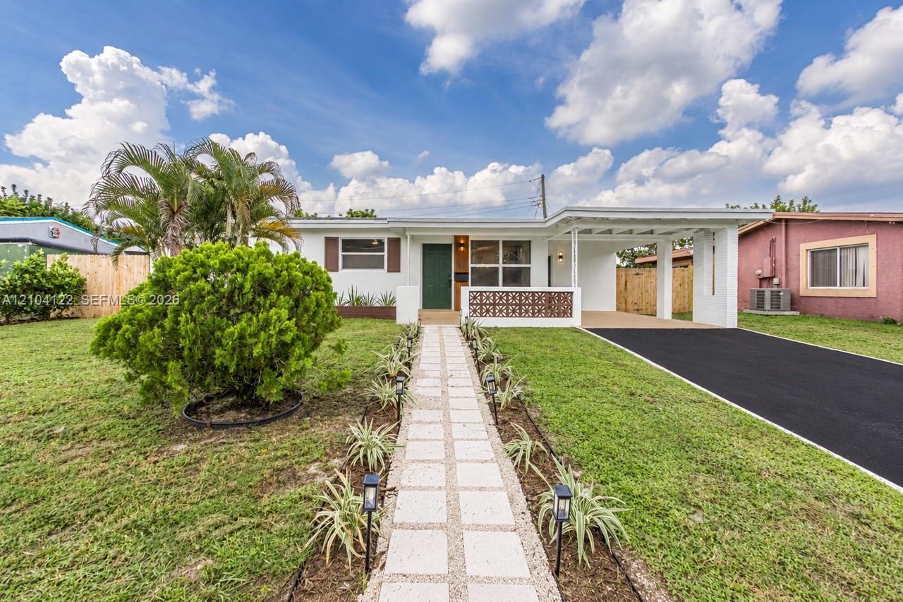 471 SW 27th Terrace gallery image #1