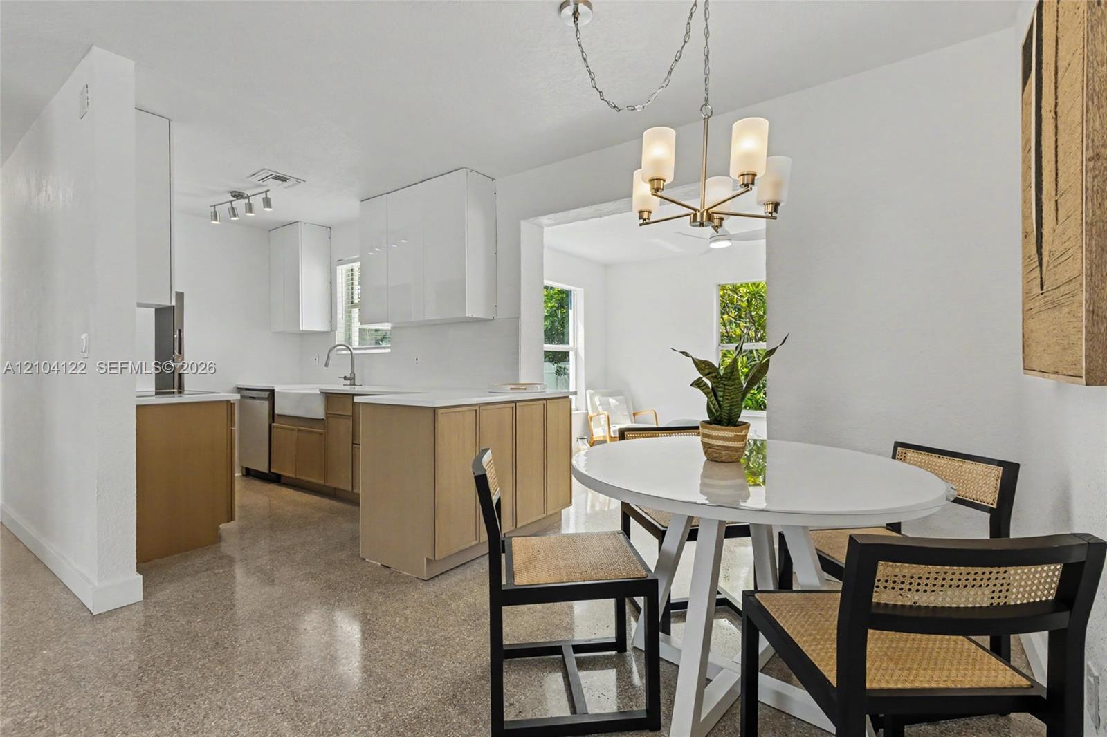 471 SW 27th Terrace gallery image #10
