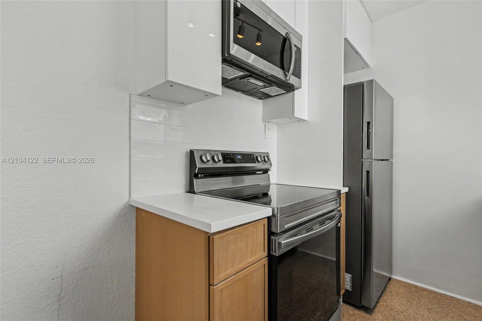 471 SW 27th Terrace gallery image #14