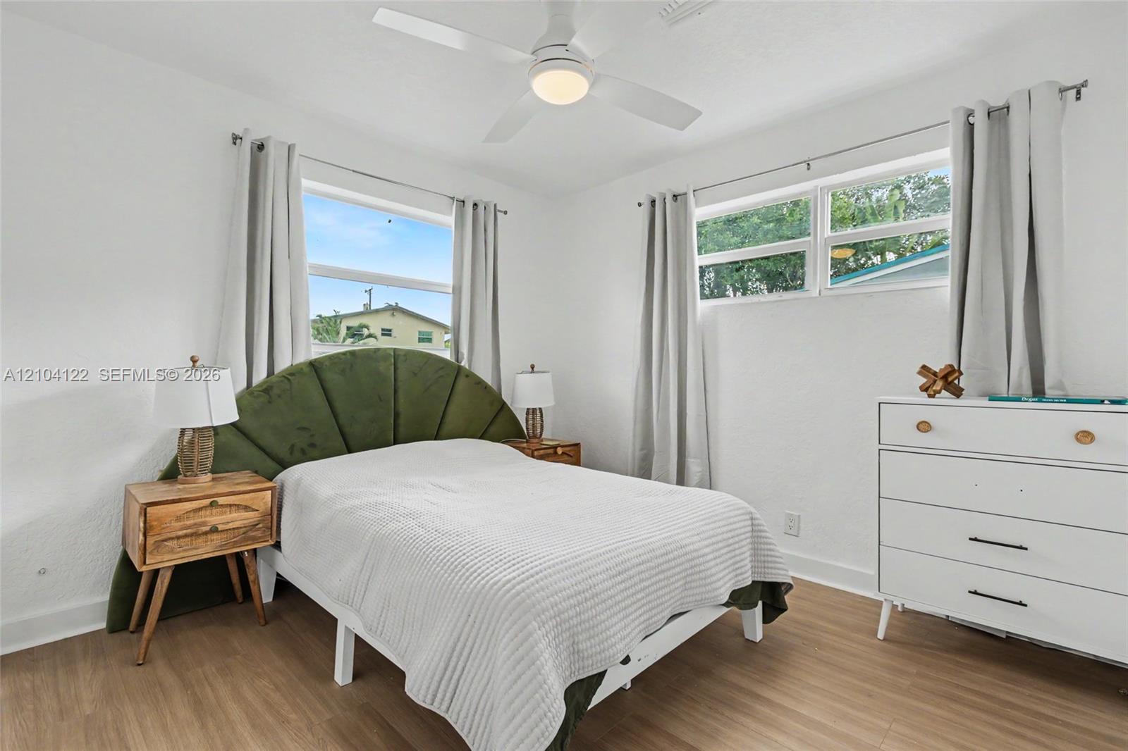 471 SW 27th Terrace gallery image #30