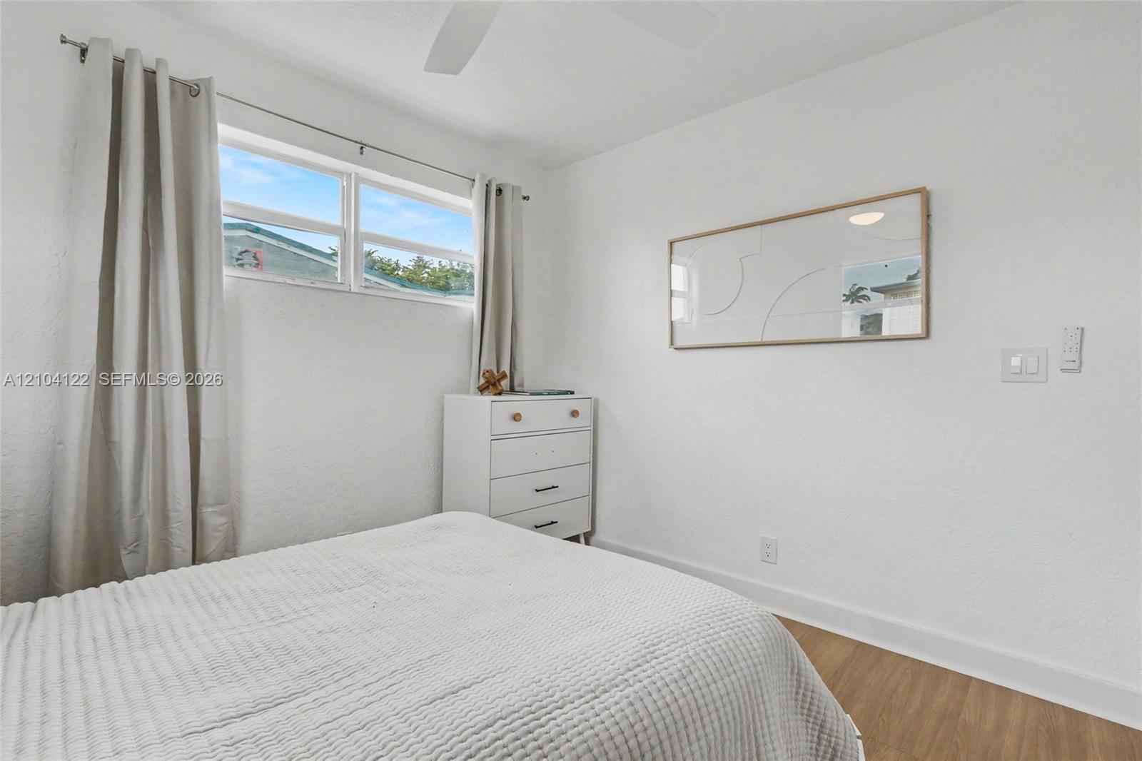 471 SW 27th Terrace gallery image #33