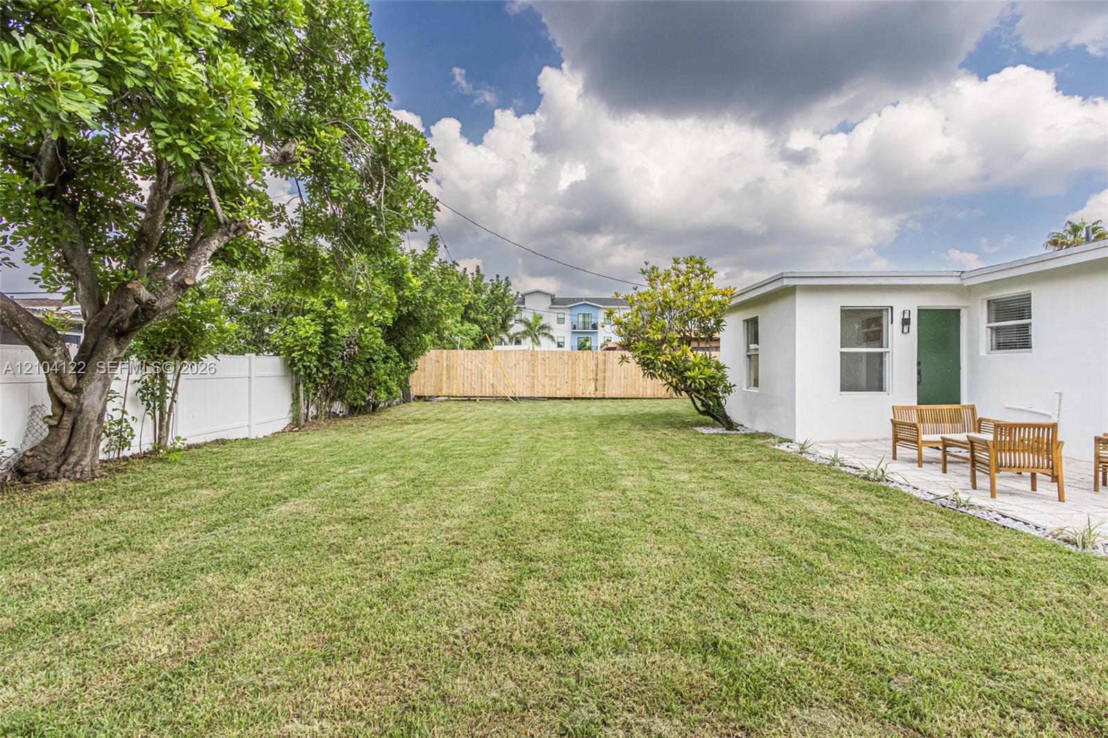 471 SW 27th Terrace gallery image #34