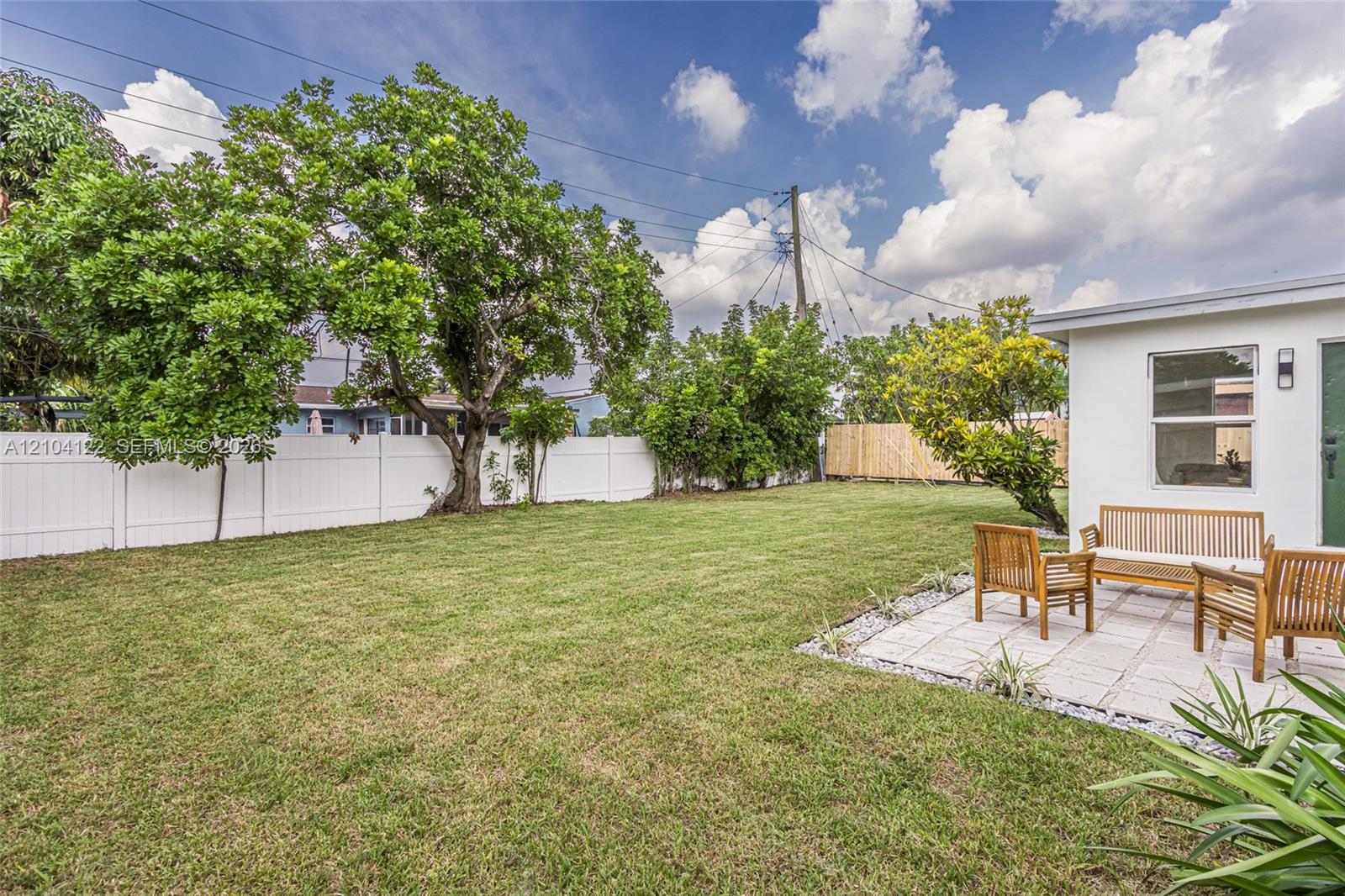 471 SW 27th Terrace gallery image #35