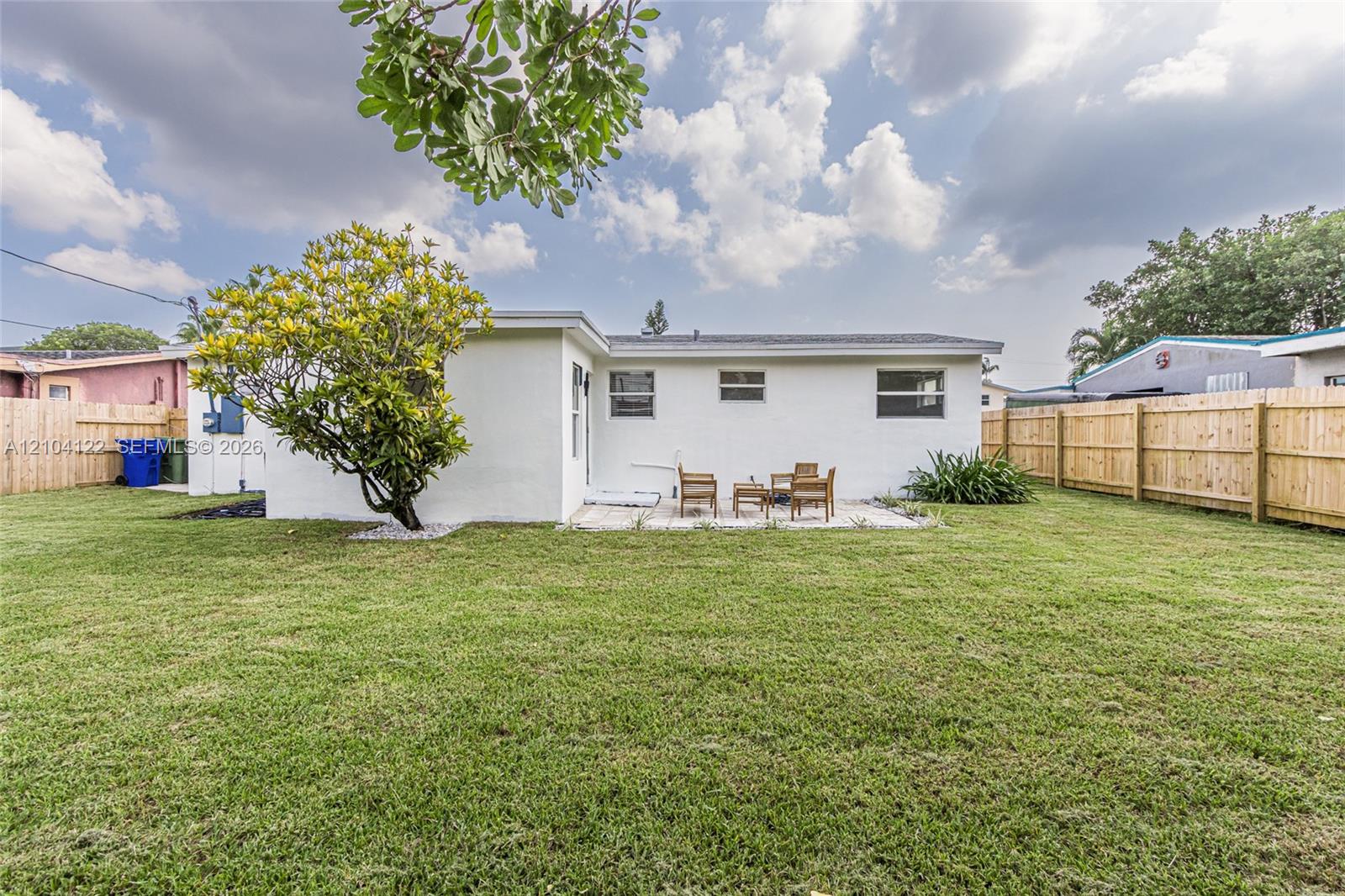 471 SW 27th Terrace gallery image #37