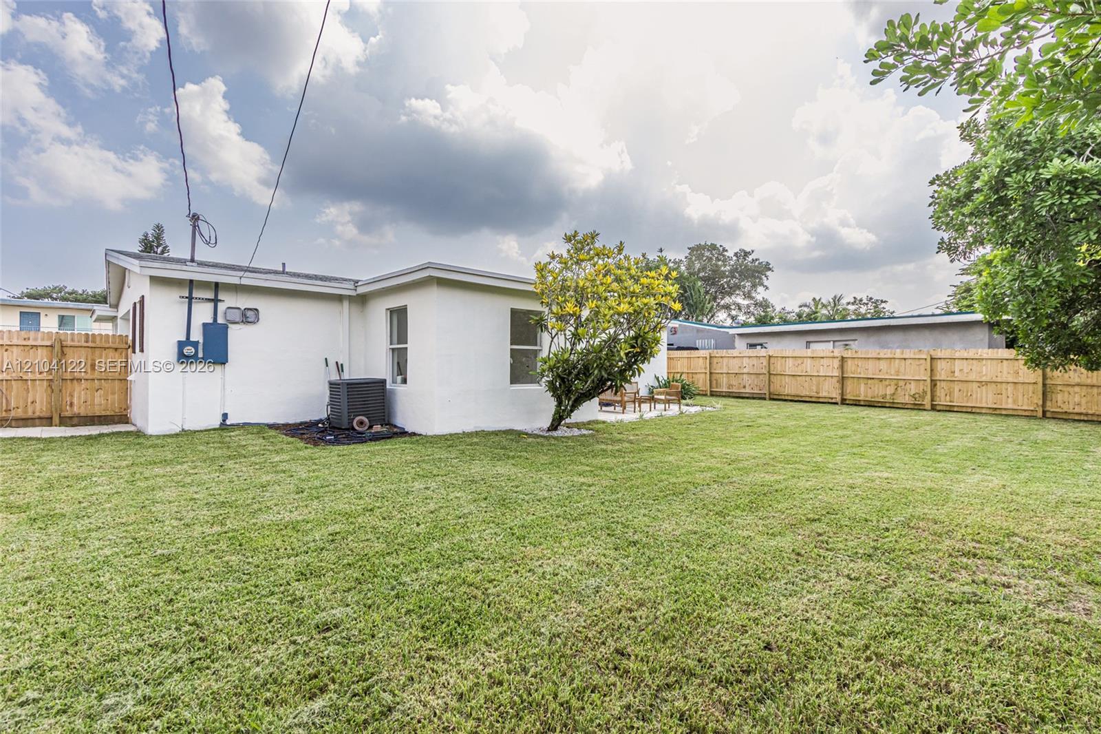 471 SW 27th Terrace gallery image #38