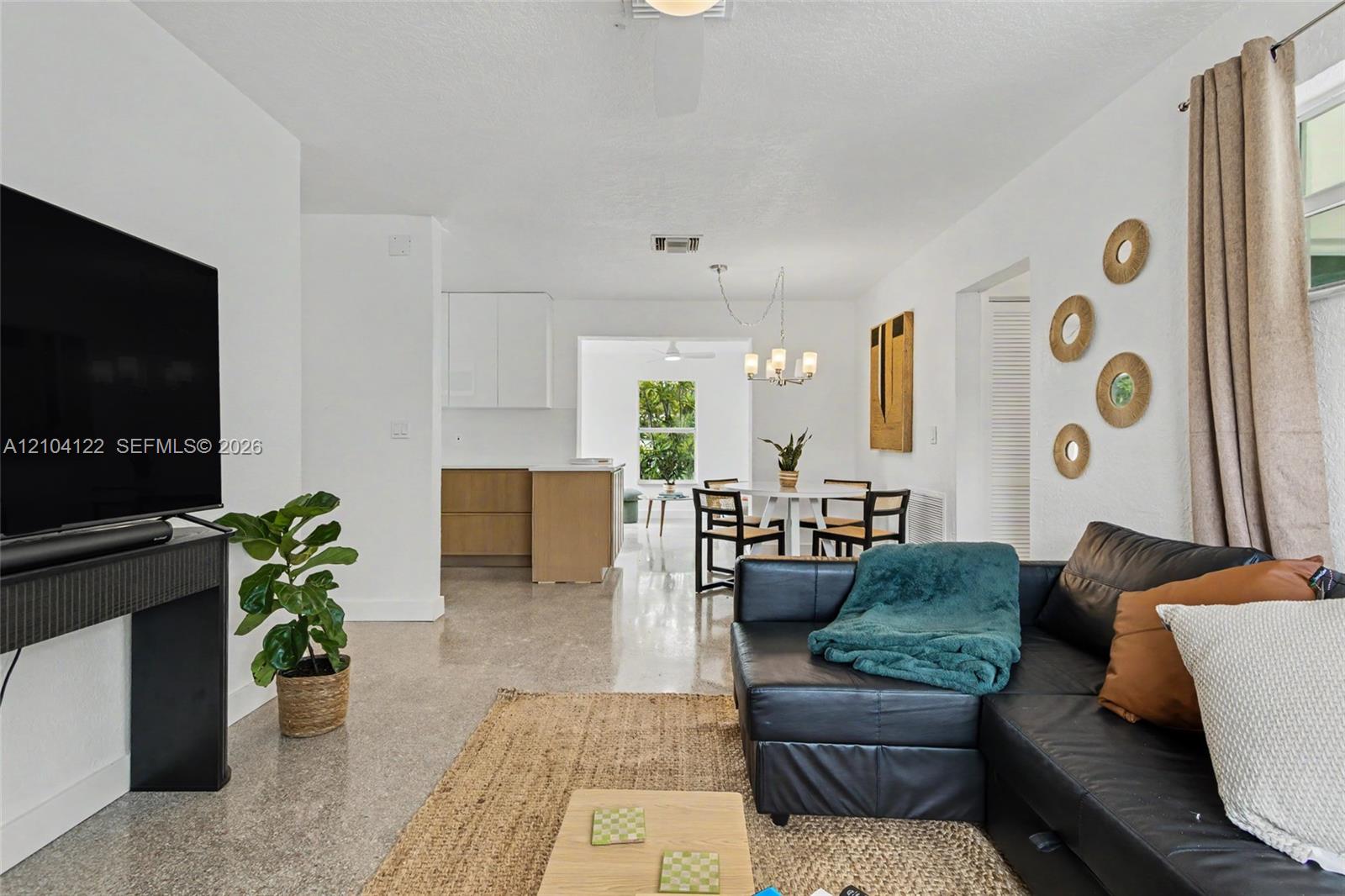 471 SW 27th Terrace gallery image #6