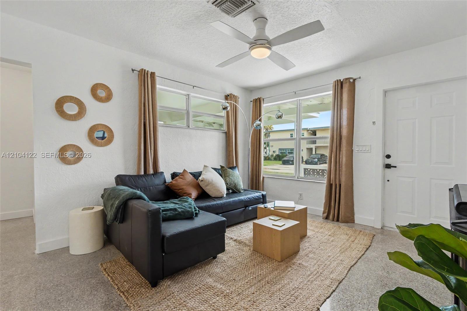 471 SW 27th Terrace gallery image #8