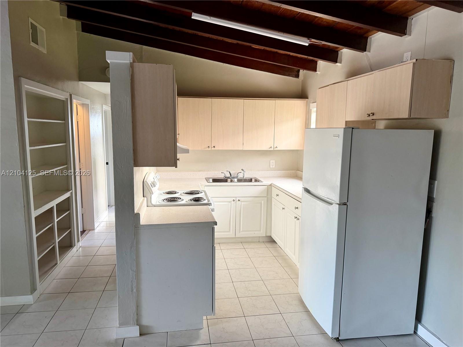 525 SW 22nd Terrace gallery image #10