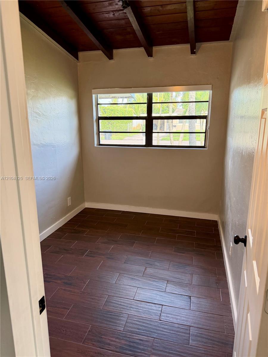 525 SW 22nd Terrace gallery image #8
