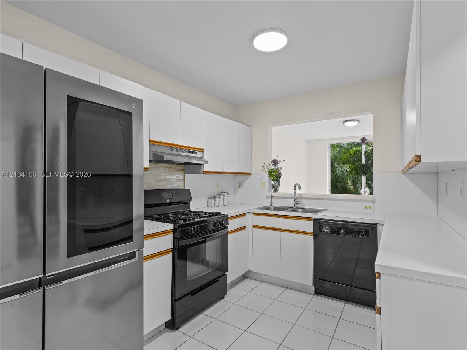 4521 NW 102nd Court gallery image #11