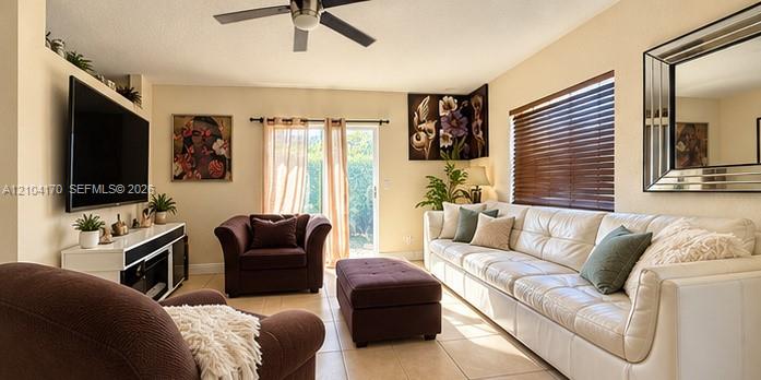 2114 E Ridge Circle gallery image #1