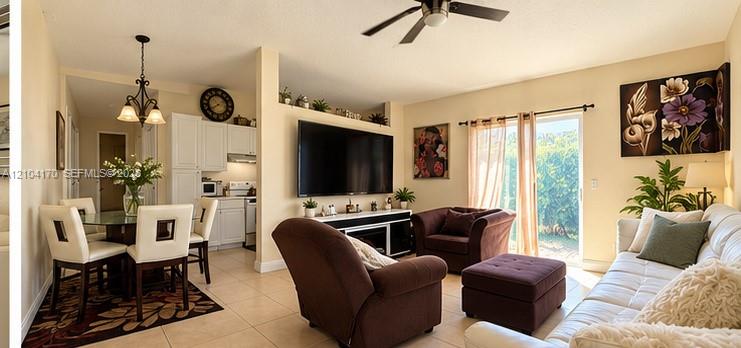 2114 E Ridge Circle gallery image #2