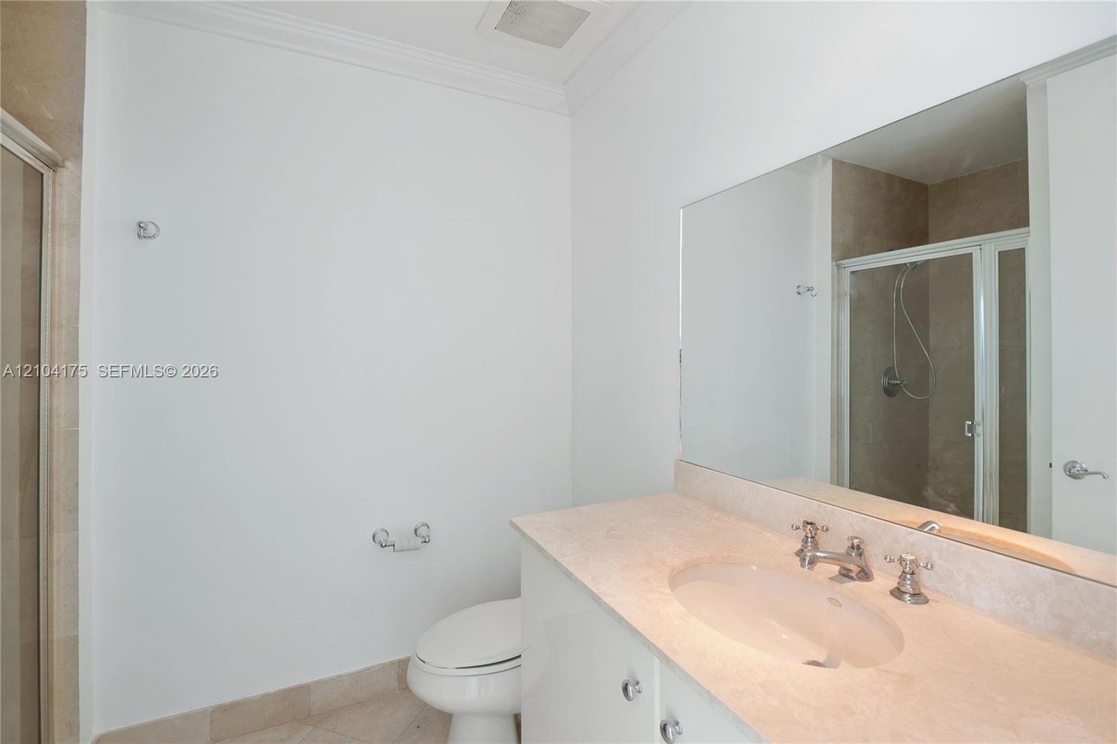 100 S Pointe Drive gallery image #12