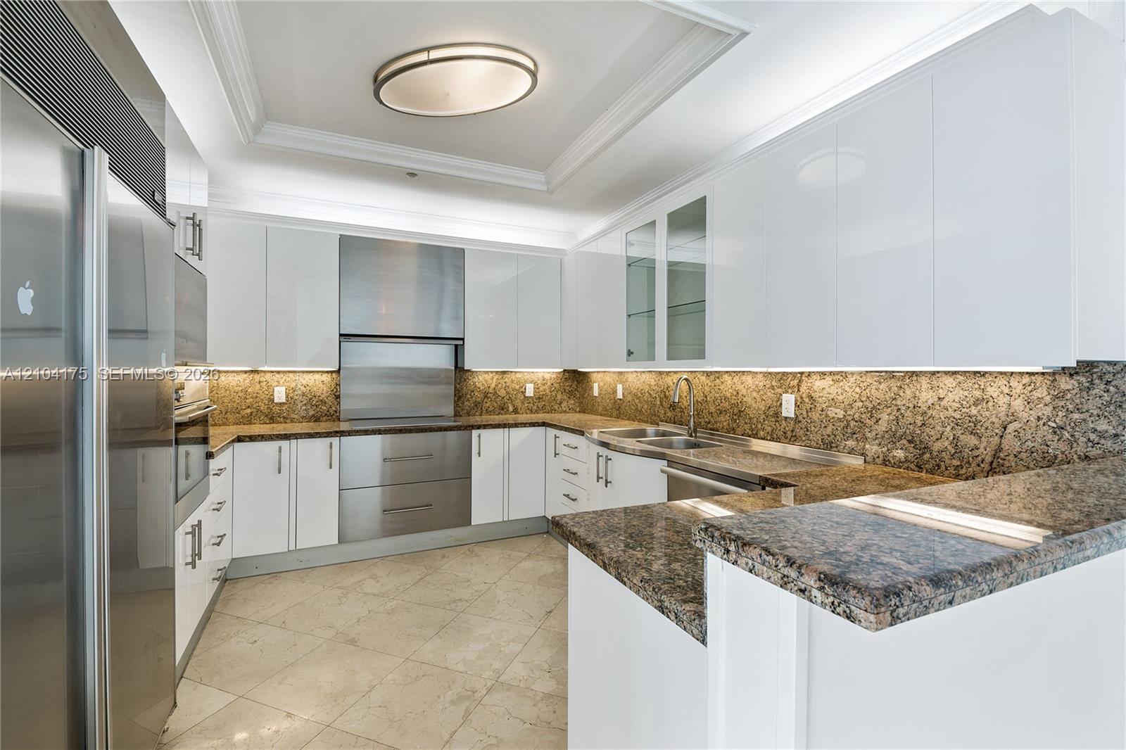 100 S Pointe Drive gallery image #7