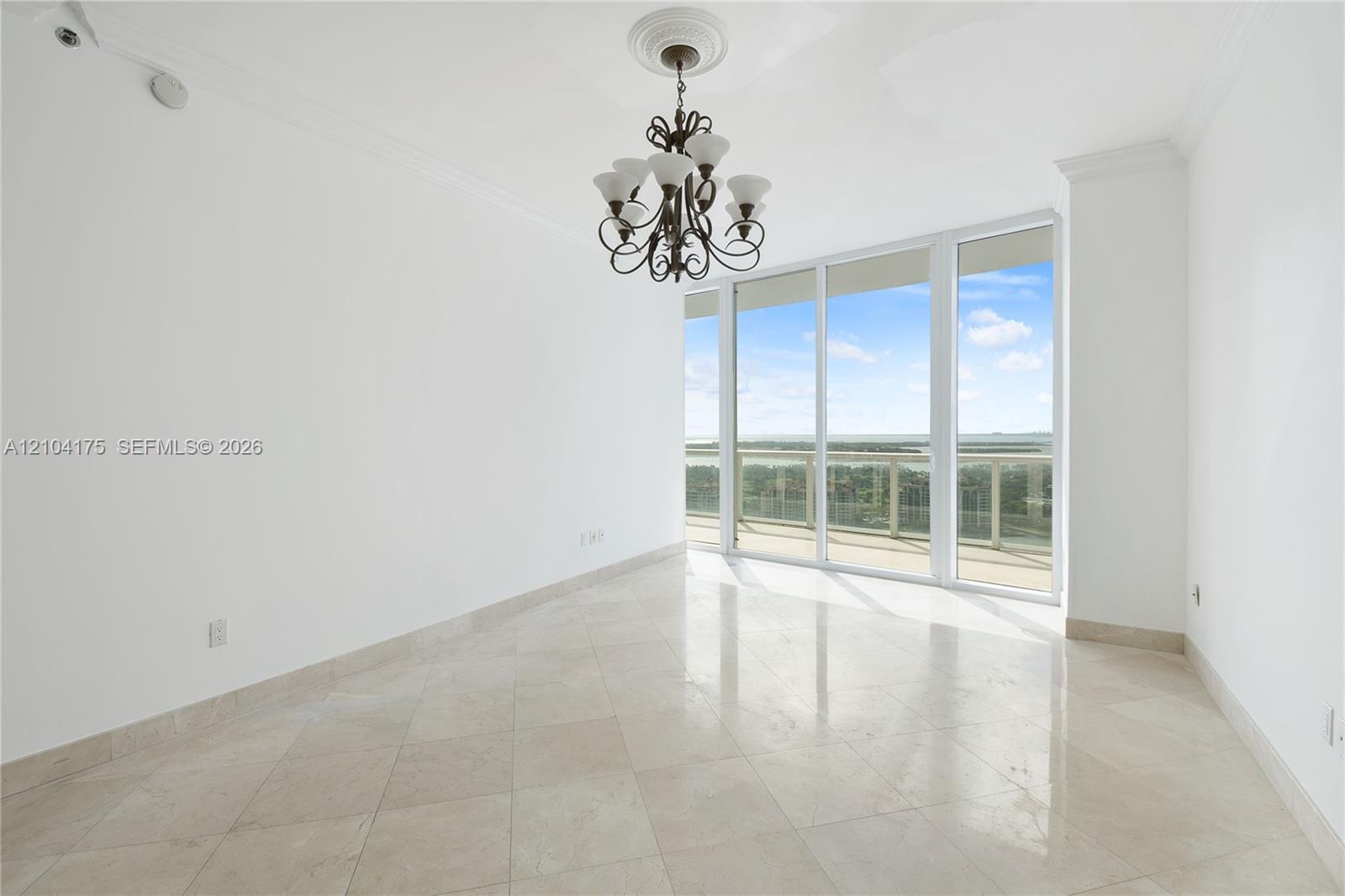 100 S Pointe Drive gallery image #8