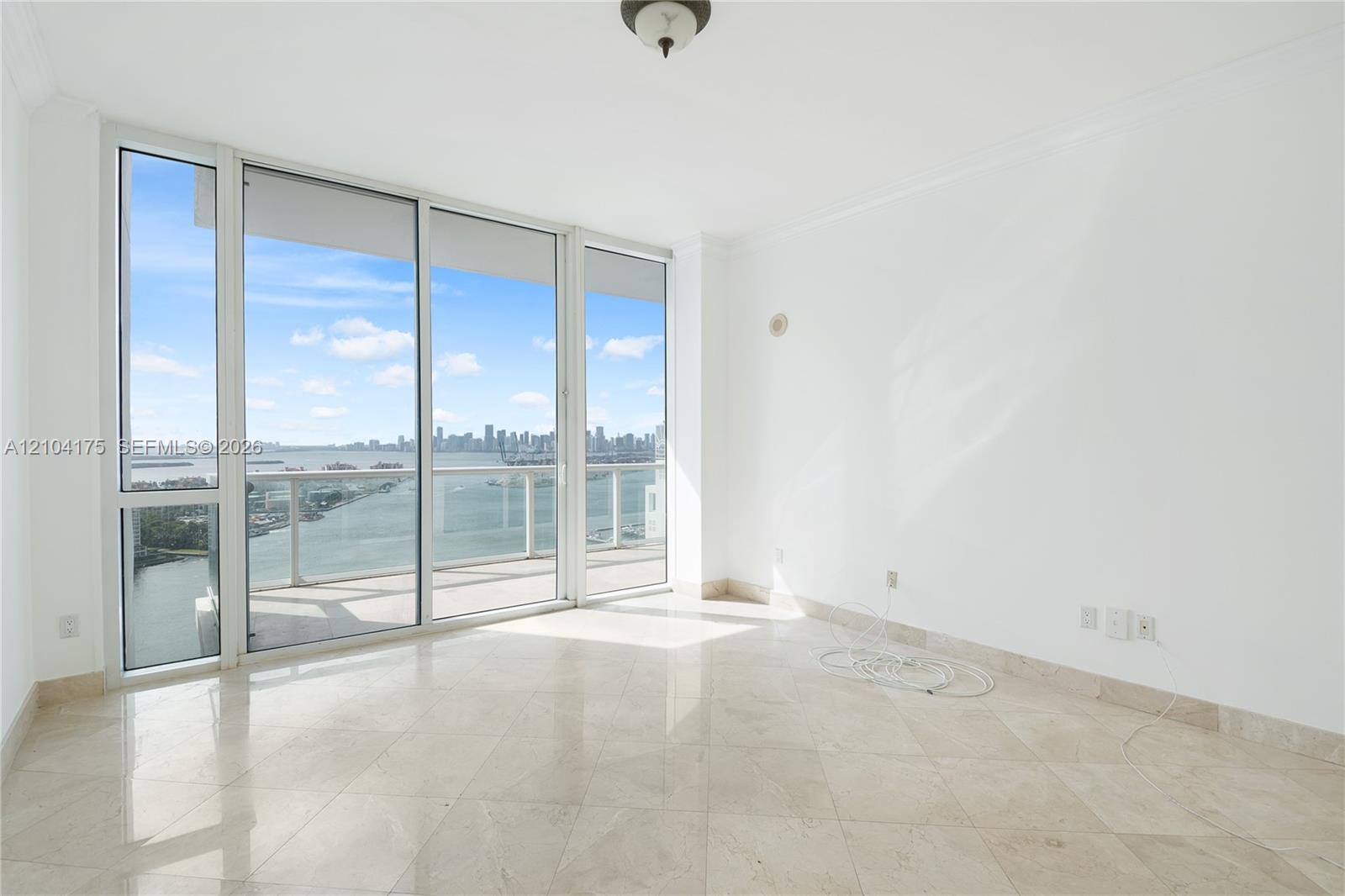100 S Pointe Drive gallery image #9
