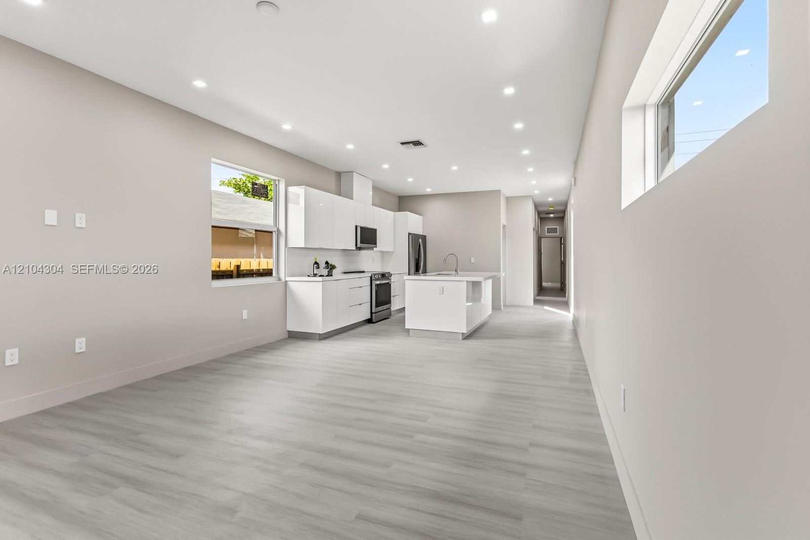 1028 NW 8th Avenue gallery image #13